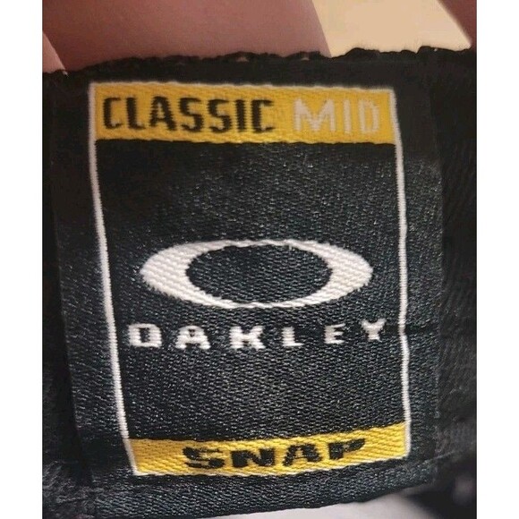 Oakley Chalten Gray Hat Snapback Trucker Cap Black Mesh - Picture 5 of 6